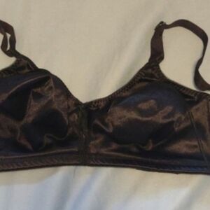 34 D Victoria's Secret Body By Victoria No-wire bra